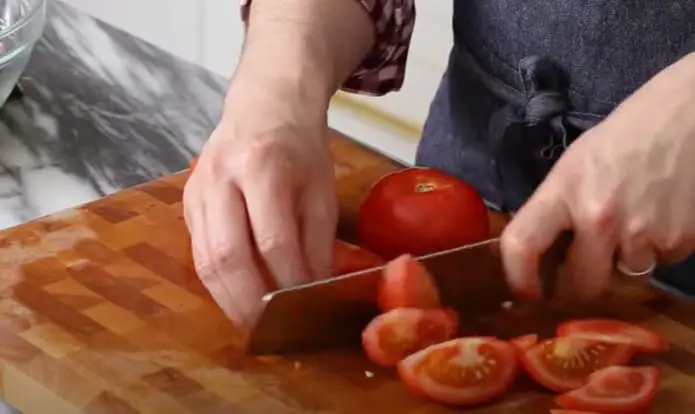 cut tomatoes