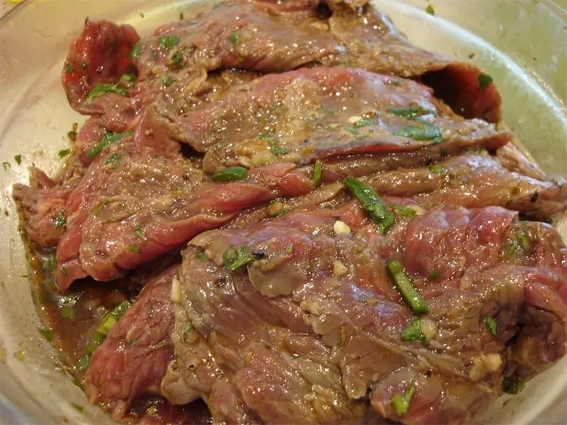  marinating skirt steak