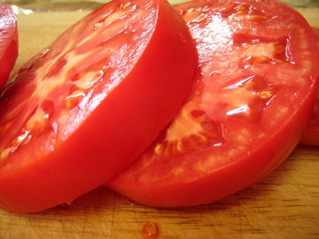 sliced tomatoes