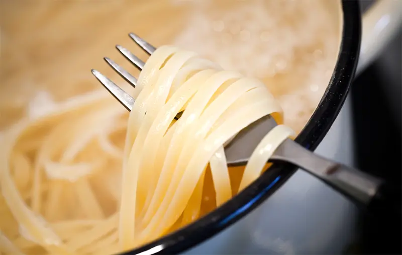 cook spaghetti noodles
