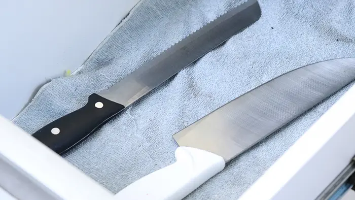 keep knife in a separate box