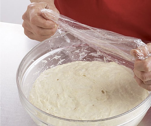 how to make round table pizza dough
