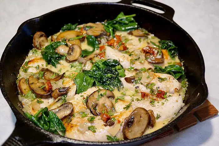 one-pan mushroom and spinach chicken