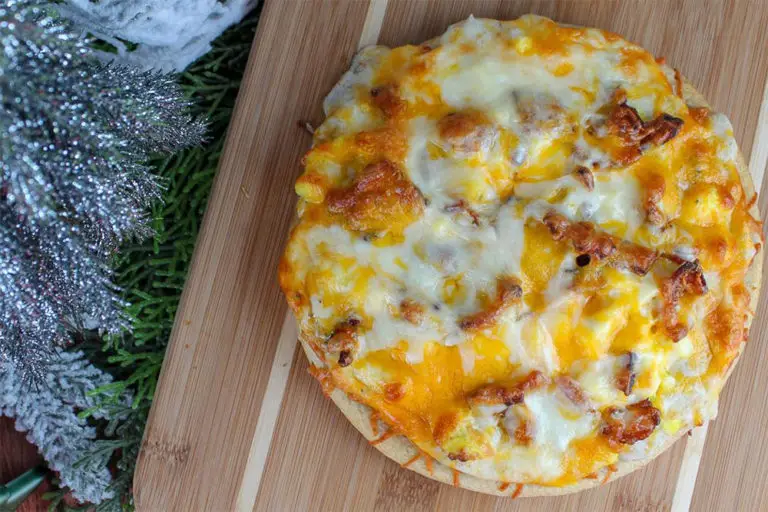 Follow Casey’s Pizza Recipe to Enjoy The Best Breakfast Pizza! Spicy