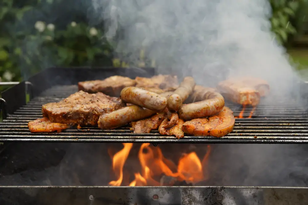 can you grill on a traeger with the lid open